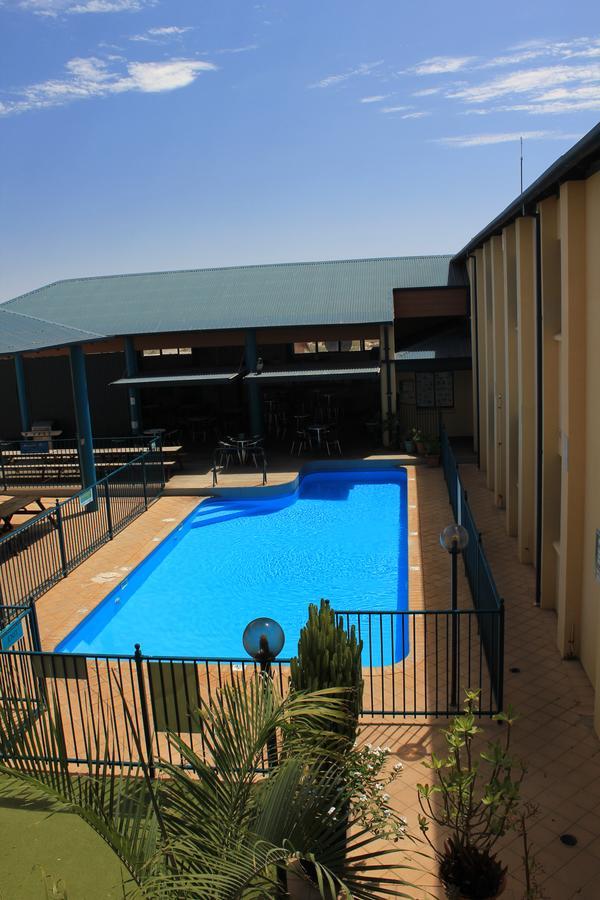 Ningaloo Club Backpackers Pansiyon Coral Bay Dış mekan fotoğraf