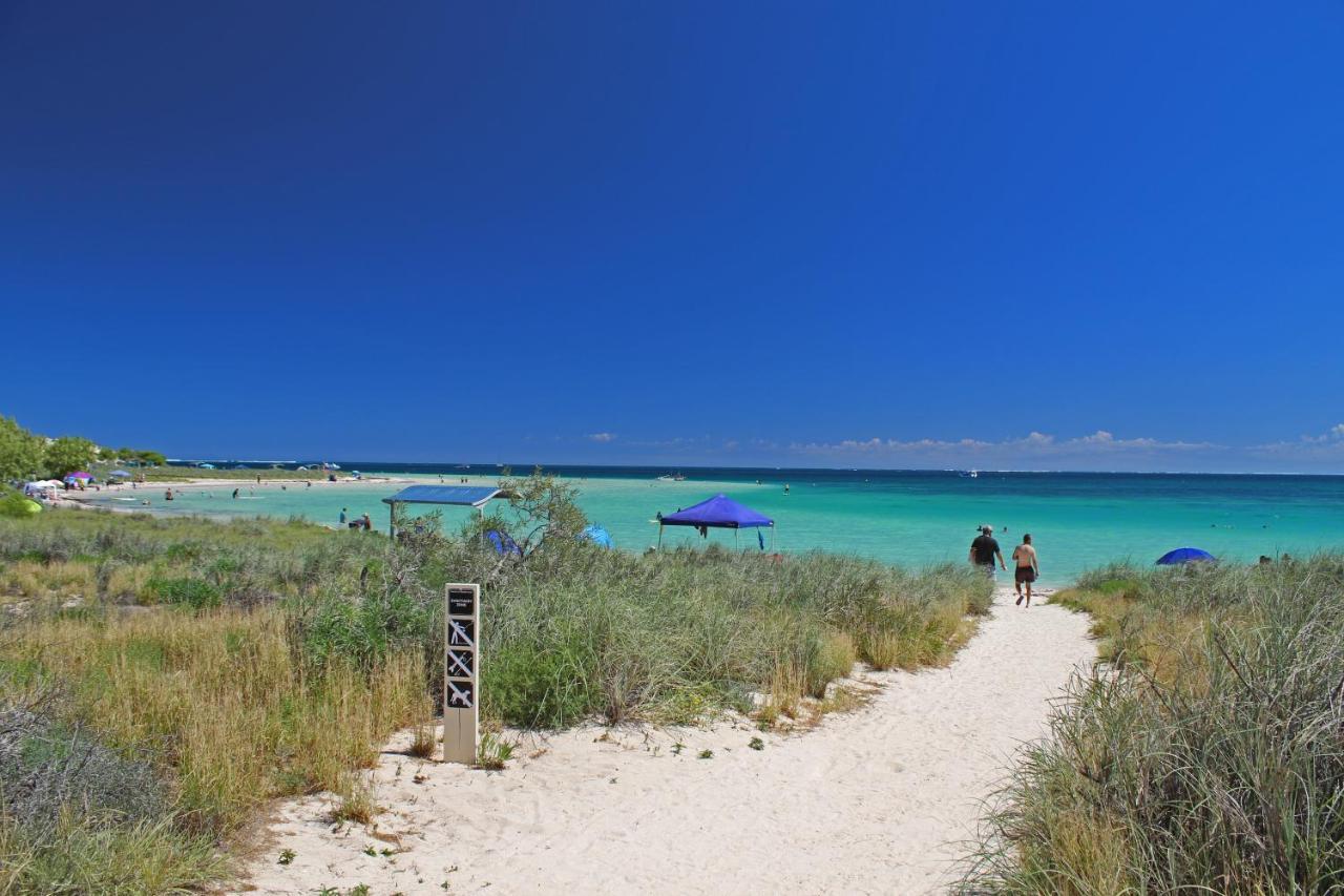 Ningaloo Club Backpackers Pansiyon Coral Bay Dış mekan fotoğraf